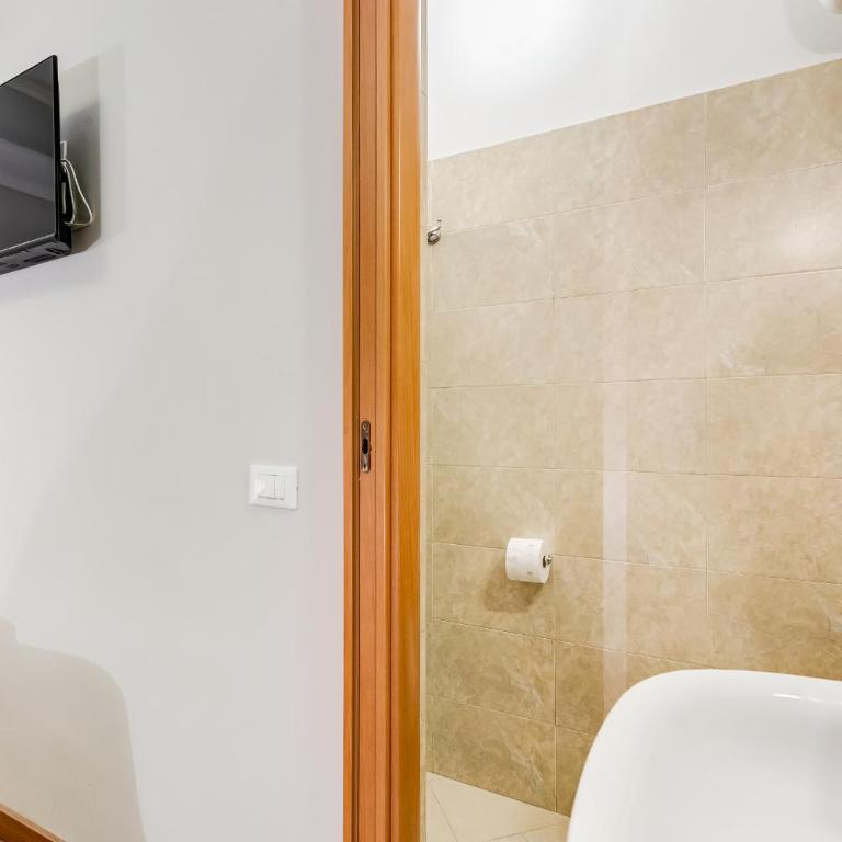 JMartins Roma Suites - Camera Matrimoniale Piccola - 19