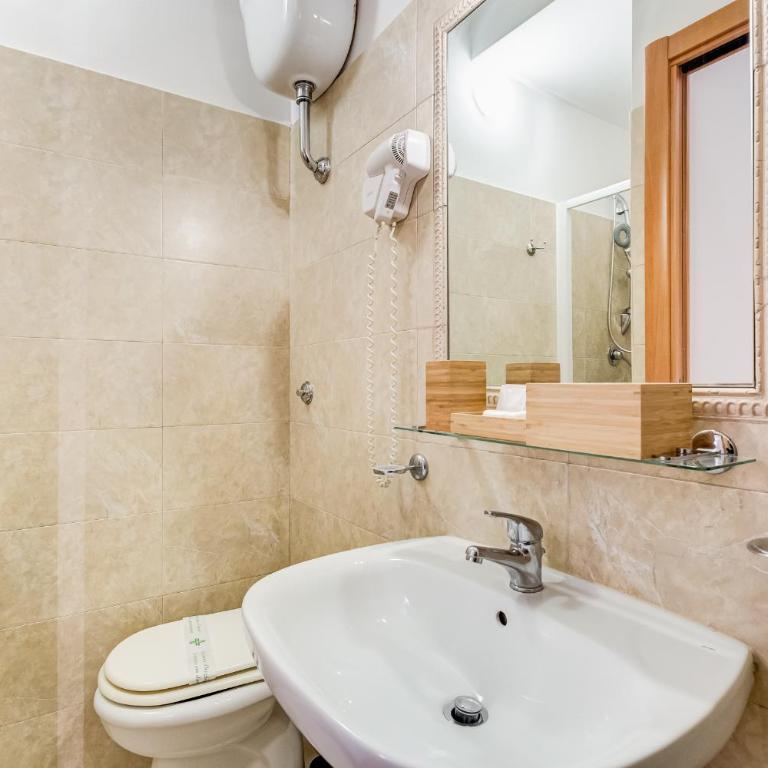 JMartins Roma Suites - Camera Matrimoniale Piccola - 12