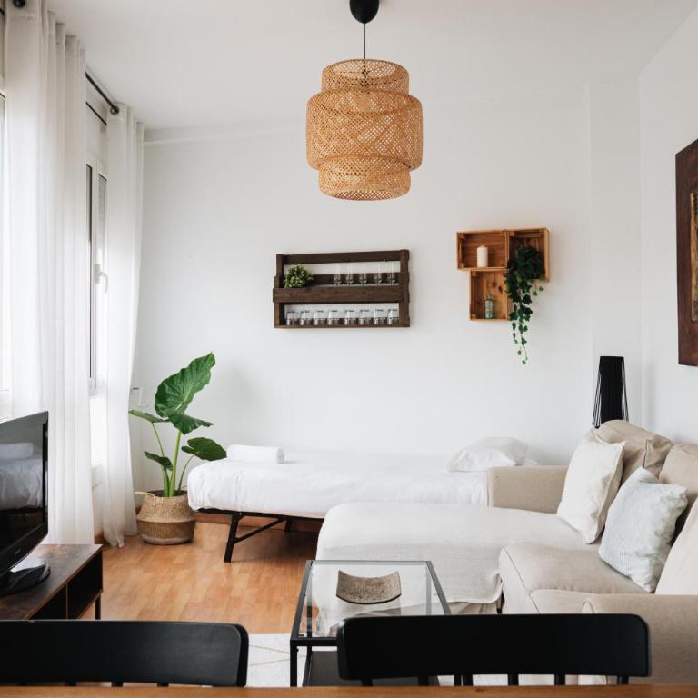 Sunny and modern apartment ideal for groups - Apartamento - 7