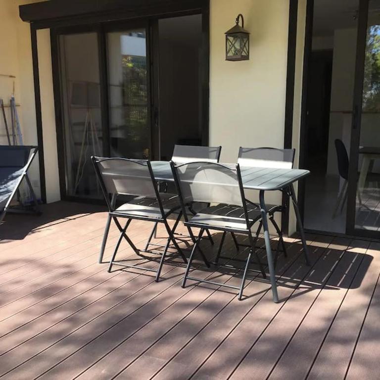 Jardin Privé ds le Centre de Cassis - Parking - Plage à 500m - Appartement 1 Chambre - 12