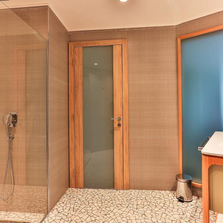 Carine Hotel Centar - Studio - 11