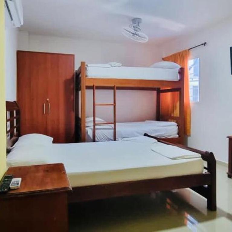 Hostel Green Light - Habitación Cuádruple Confort - 1