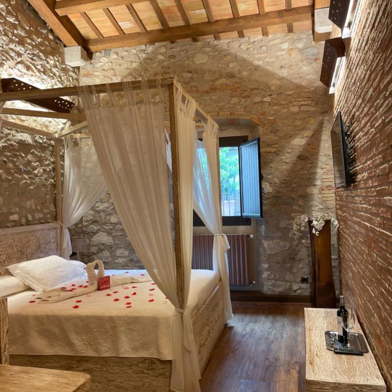 Hotel Històric - Habitación Romántica - 8