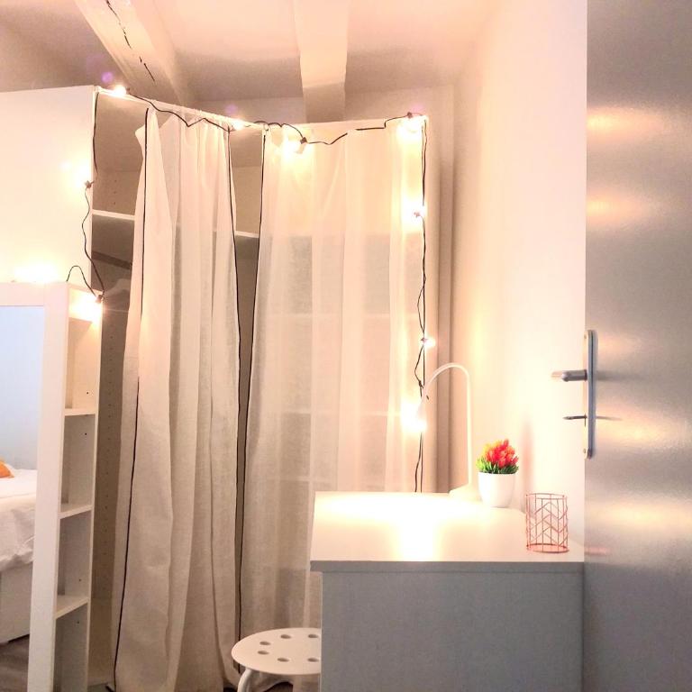 A la Grosse Armée - Dans hôtel particulier, hypercentre avec garage, au calme - Appartement 2 Chambres - 11