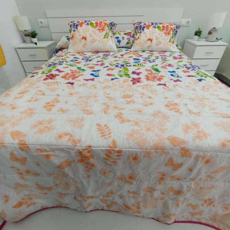 Orange Apartments - Queen Studio - 1