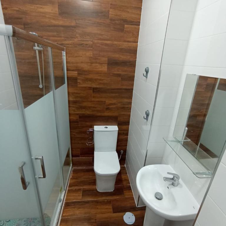 Orange Apartments - Queen Studio - 4