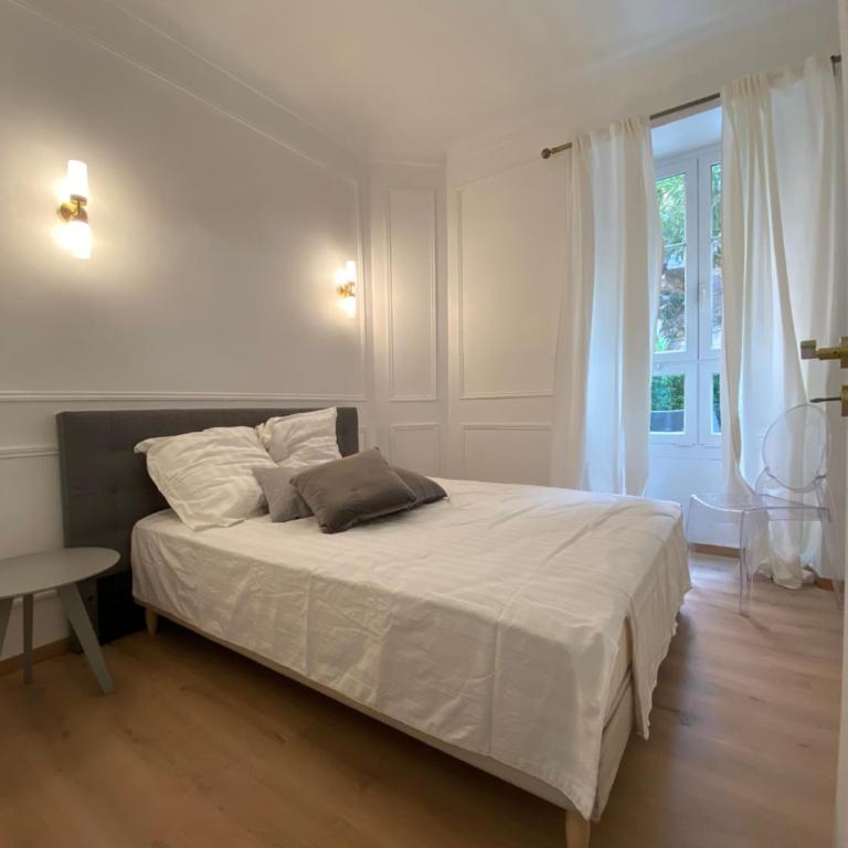 Lovely Spacious Large Patio Heart of Monaco - One-Bedroom Apartment - 11
