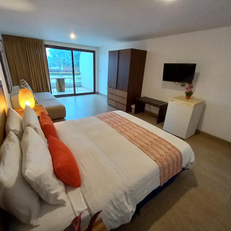 Howard Johnson by Wyndham Montañita - 1 Queen Bed and Sofa Bed, Deluxe Room, Ocean View, Non-Smoking - 2