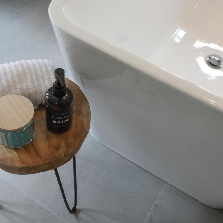 Bohémien Boutique Guesthouse - Queen Suite with Spa Bath - 12