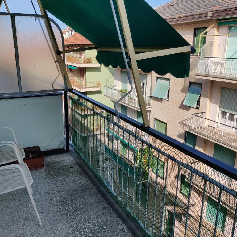 Top-Location-bright-fastWI-FI - Two-Bedroom Apartment - 3