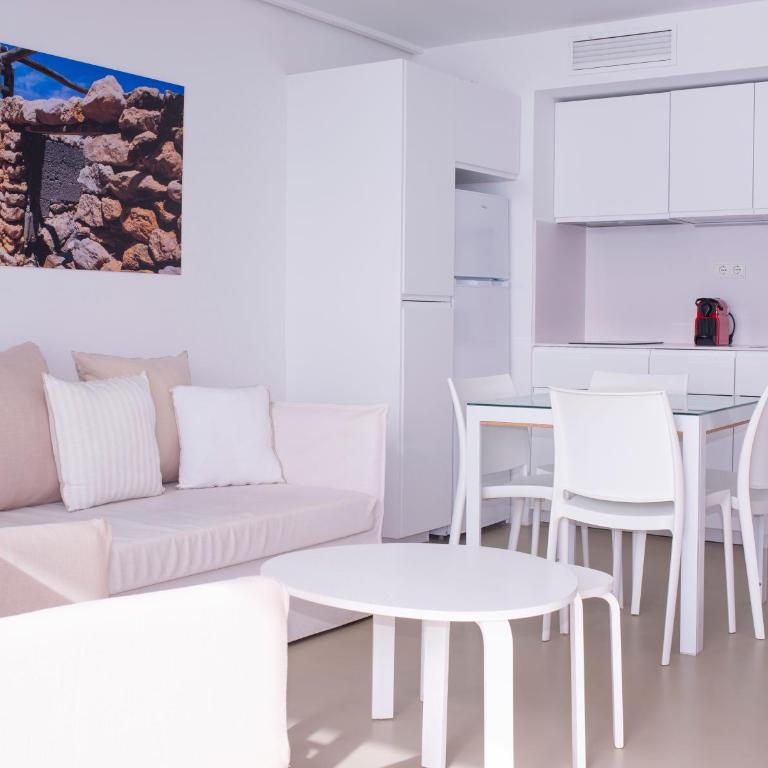 Apartamentos Llobet Ibiza - Apartamento Superior con vistas al mar - 7