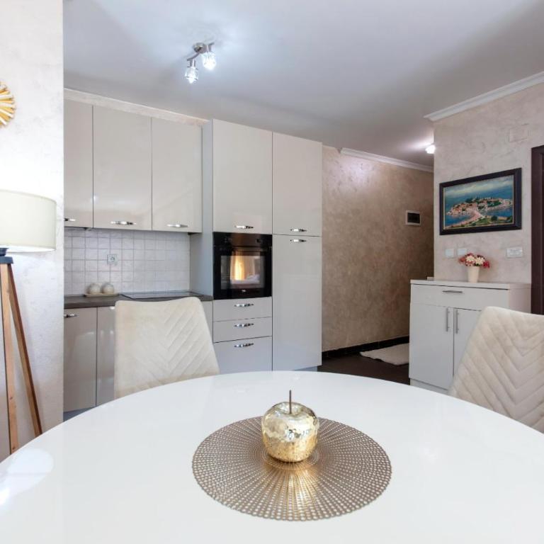 ENA Apartment - One-Bedroom Apartment - 12