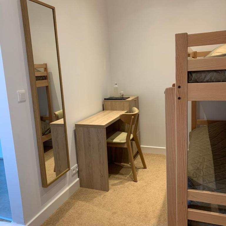 Hôtel Beau Rivage - Chambre Familiale avec Vue sur le Parc - 11