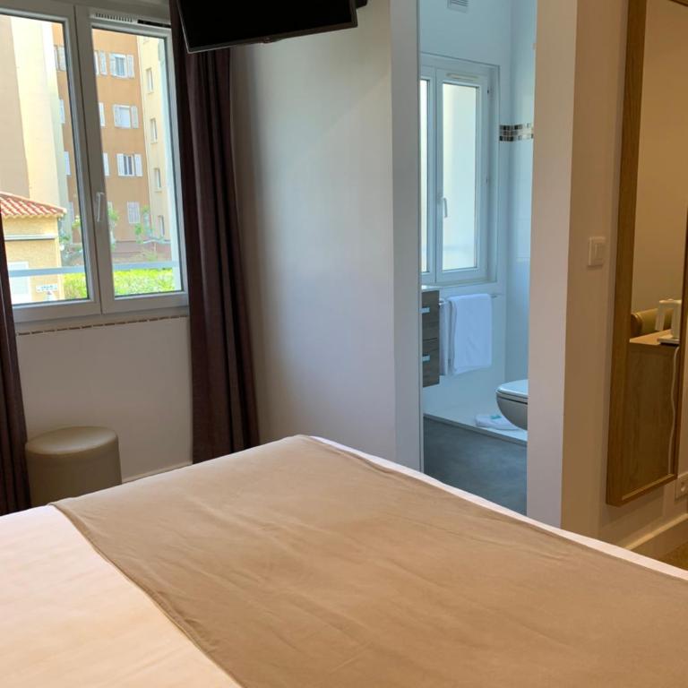 Hôtel Beau Rivage - Chambre Familiale avec Vue sur le Parc - 3
