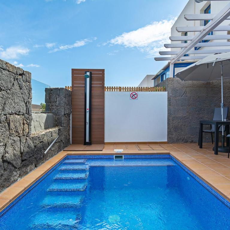 3BR Home - Private Heated Pool - Parking - Villa with Private Pool - 11