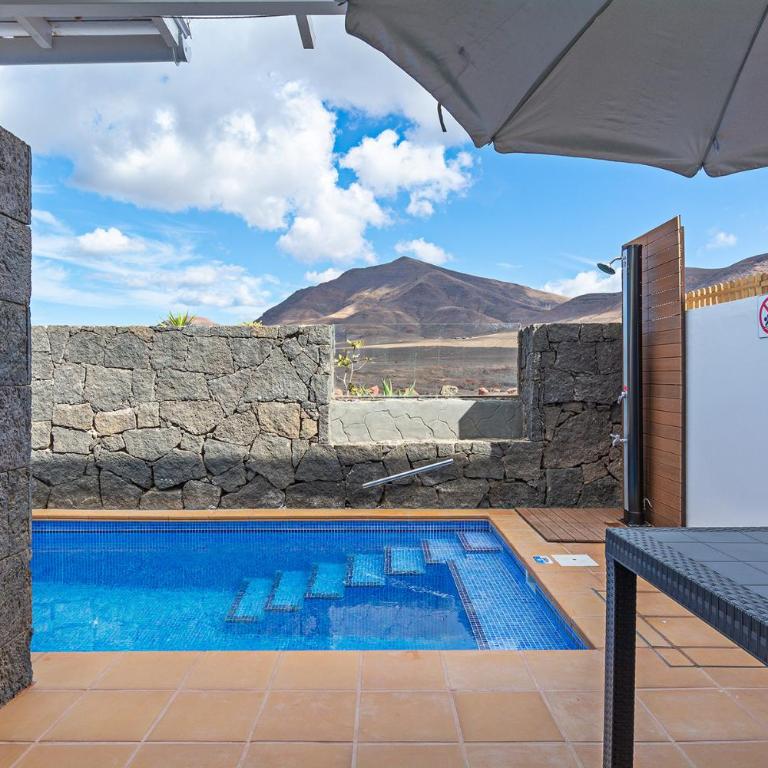 3BR Home - Private Heated Pool - Parking - Villa with Private Pool - 29