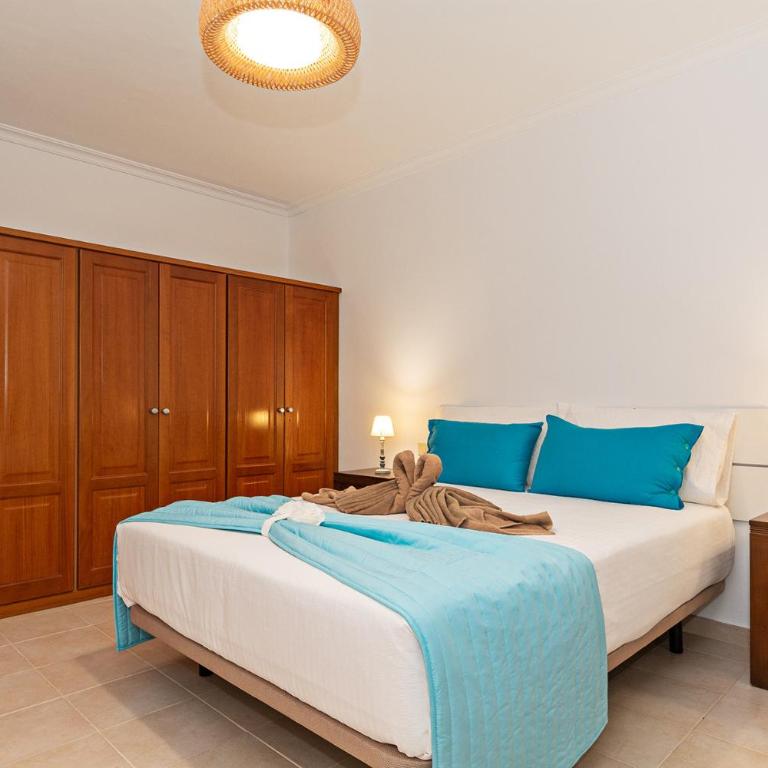 3BR Home - Private Heated Pool - Parking - Villa with Private Pool - 18
