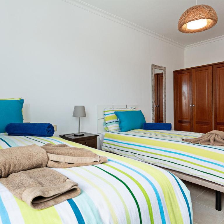 3BR Home - Private Heated Pool - Parking - Villa with Private Pool - 24