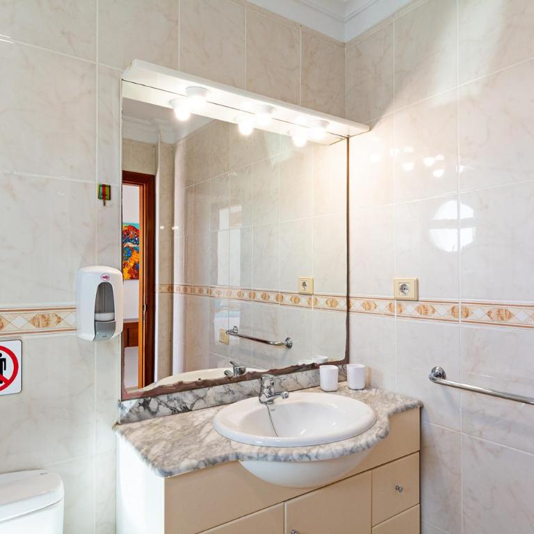 3BR Home - Private Heated Pool - Parking - Villa with Private Pool - 25