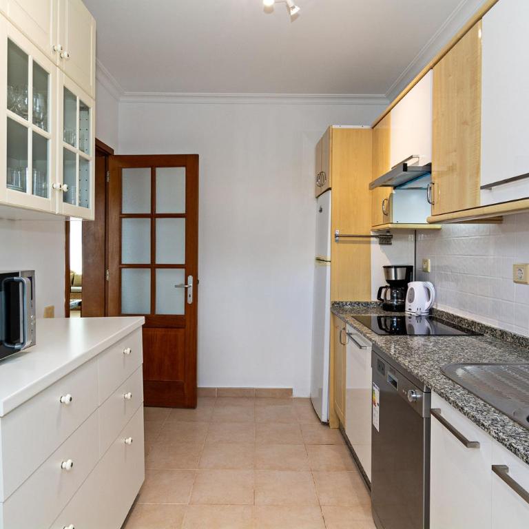 3BR Home - Private Heated Pool - Parking - Villa with Private Pool - 4