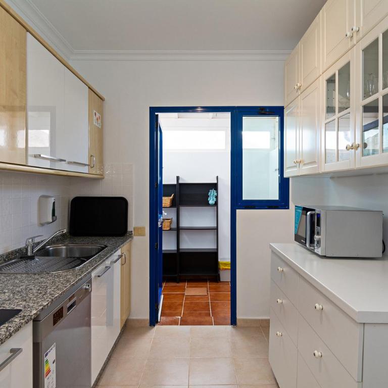 3BR Home - Private Heated Pool - Parking - Villa with Private Pool - 5