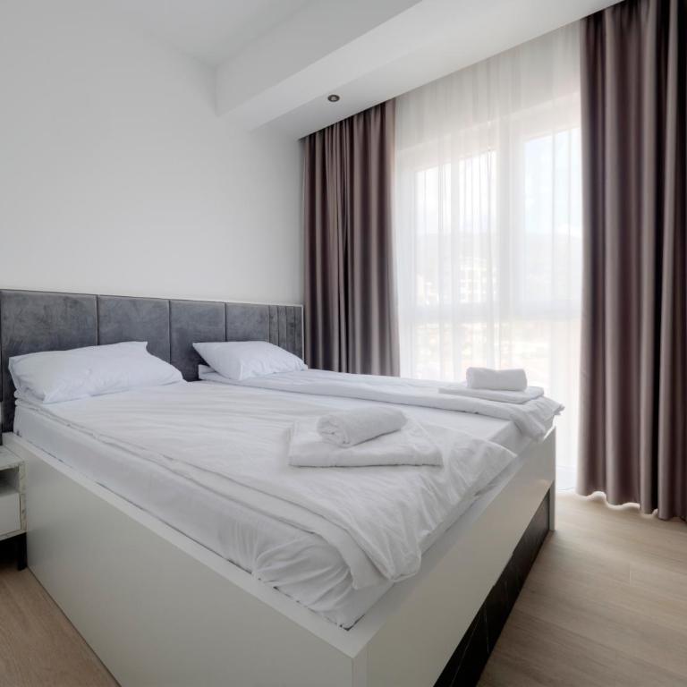 Modern Two Bedroom Apartment with Partial Sea View, Pool and Parking - Two-Bedroom Apartment - 32