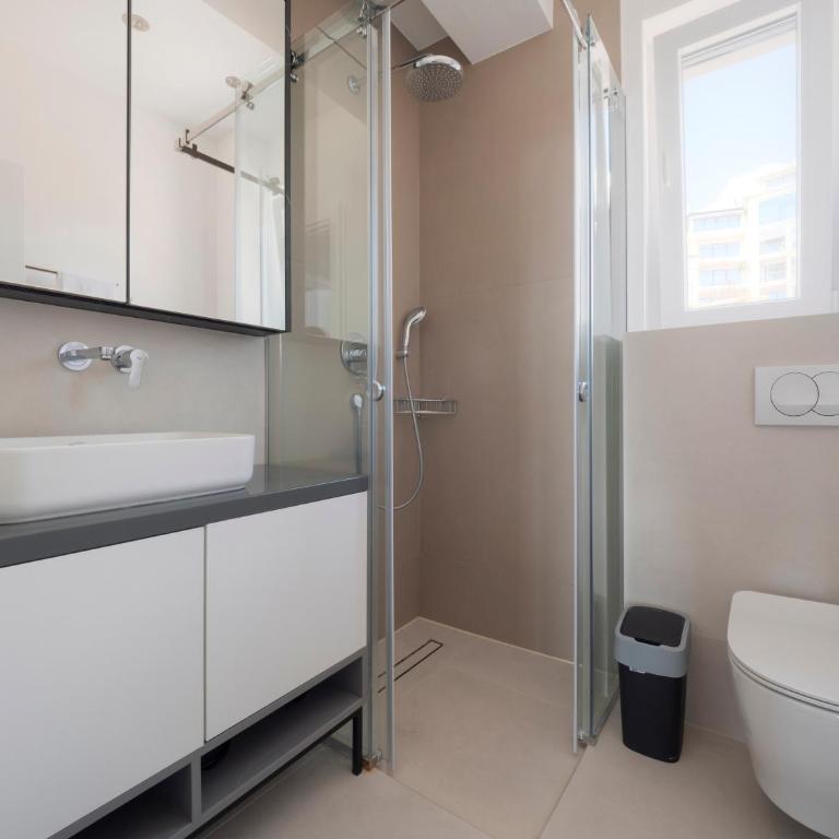Modern Two Bedroom Apartment with Partial Sea View, Pool and Parking - Two-Bedroom Apartment - 34