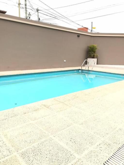 Depa independiente con Pile y Cochera - Apartamento de 1 dormitorio - 2