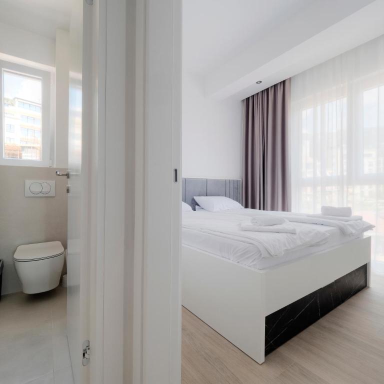 Modern Two Bedroom Apartment with Partial Sea View, Pool and Parking - Two-Bedroom Apartment - 31