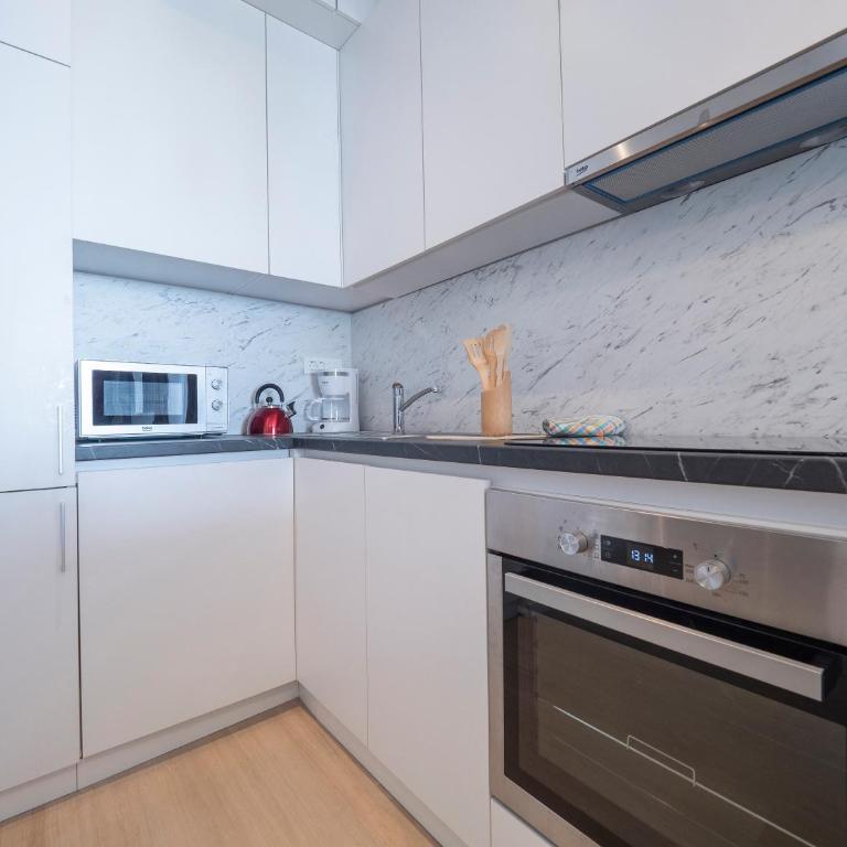 Modern Two Bedroom Apartment with Partial Sea View, Pool and Parking - Two-Bedroom Apartment - 4
