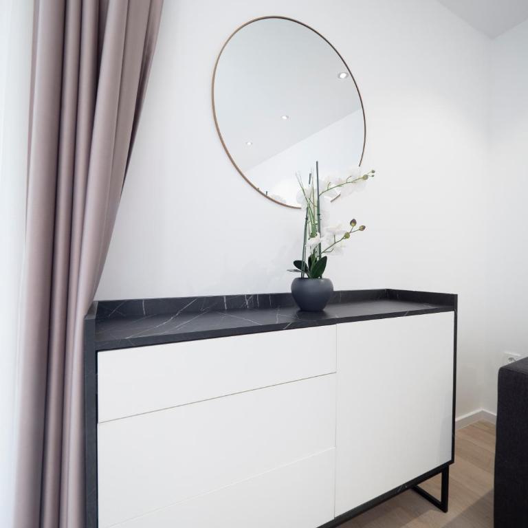 Modern Two Bedroom Apartment with Partial Sea View, Pool and Parking - Two-Bedroom Apartment - 13