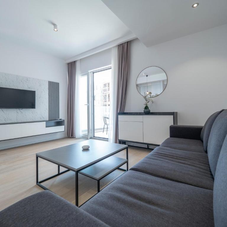 Modern Two Bedroom Apartment with Partial Sea View, Pool and Parking - Two-Bedroom Apartment - 17