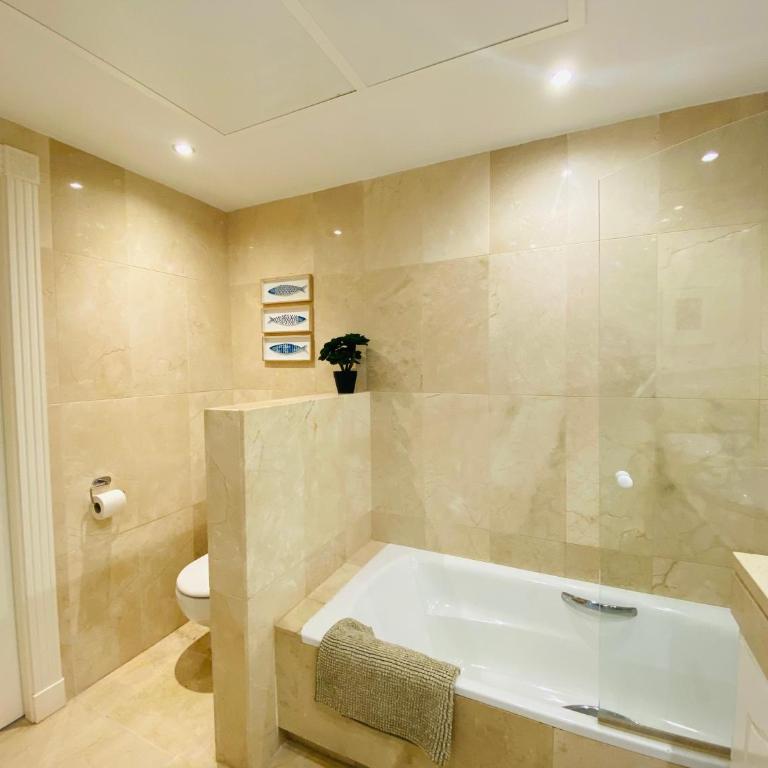 D9 Espectacular y moderno apartamento en primera línea - Estepona - Sinfonia del Mar - Apartamento de 2 dormitorios - 15