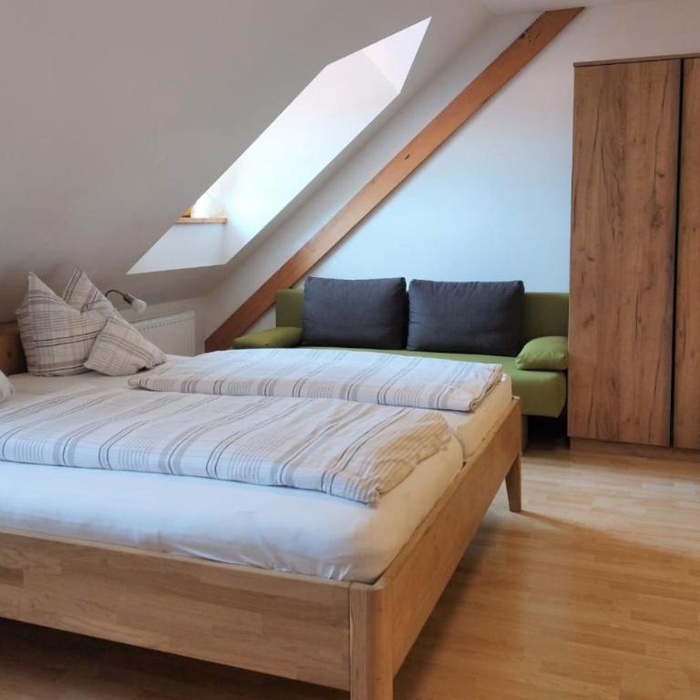 Gästehaus - Camping- Weinhof Radl - Chambre Double Standard - 3