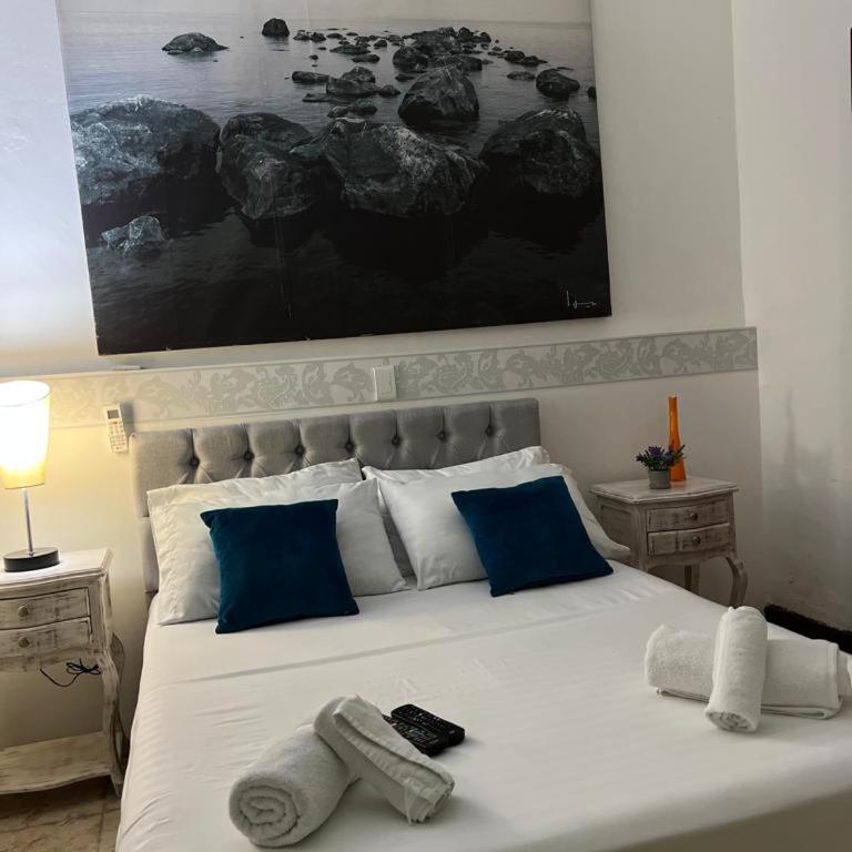Casa Blanca San Antonio Hostal Boutique - Habitación Doble con baño privado - 1
