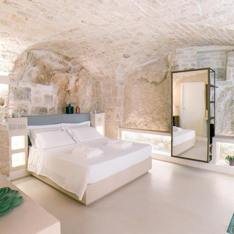 Vico Bianco Raro Smart Rooms Collection - Large Double Room - Cave - 8