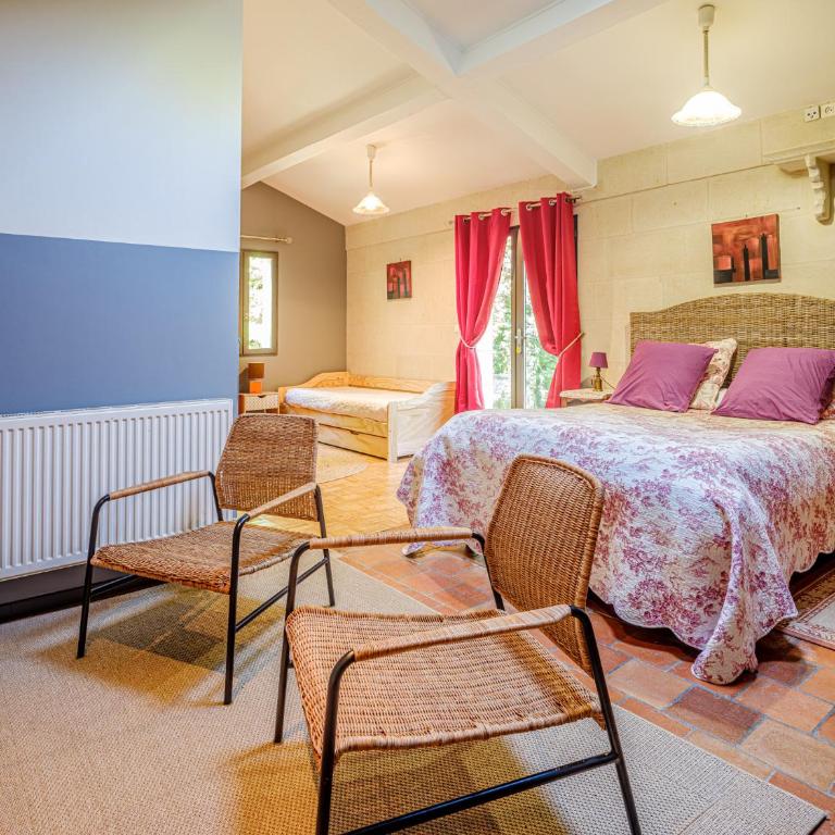 Clos du Bois Brard B&B - Chambre Triple - Côté Piscine - 2