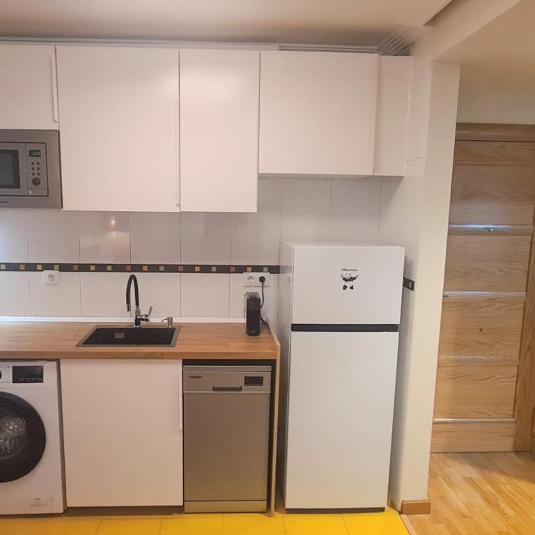 GoyaHospitales Peñalba Parking incluido - Apartamento de 1 dormitorio - 25