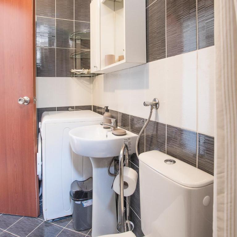 Apartments MaXhit - Apartman s 1 Spavaćom Sobom, Balkonom i Pogledom na More - 5