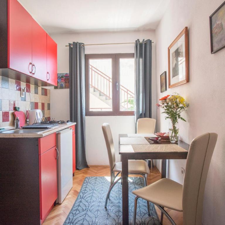Apartments MaXhit - Apartman s 1 Spavaćom Sobom, Balkonom i Pogledom na More - 12