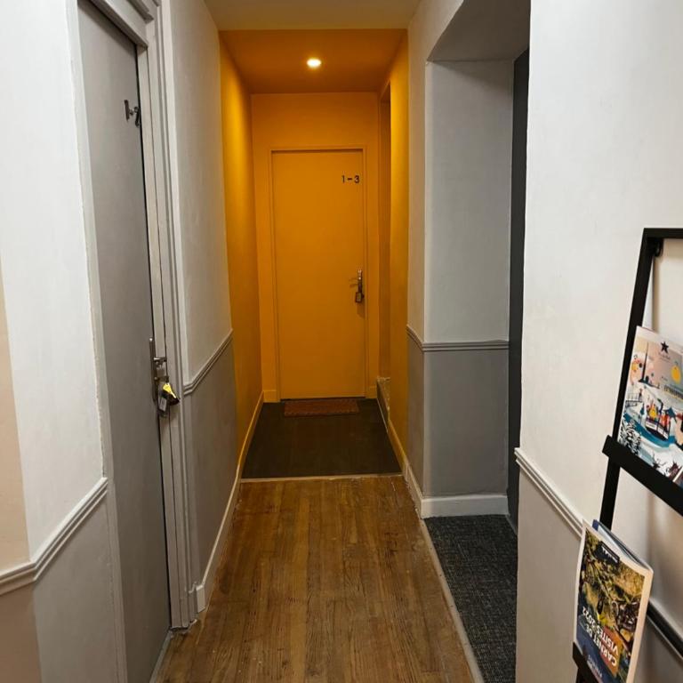 Escapade dans grand T2 de charme avec terrasse - Proche Gare et Centre ville - One-Bedroom Apartment - 12