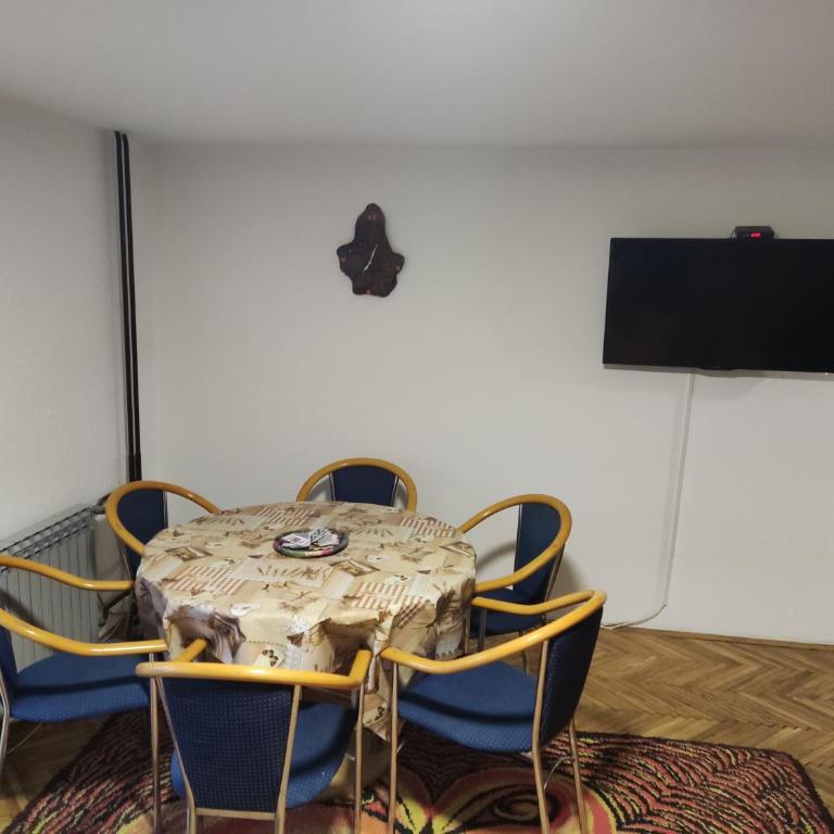 PLANINSKA VILA SMIGIC - Kuća sa 2 Spavaće Sobe - 6