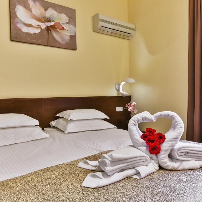 Hotel Premier - Standardna Dvokrevetna Soba sa Bračnim Krevetom - 4