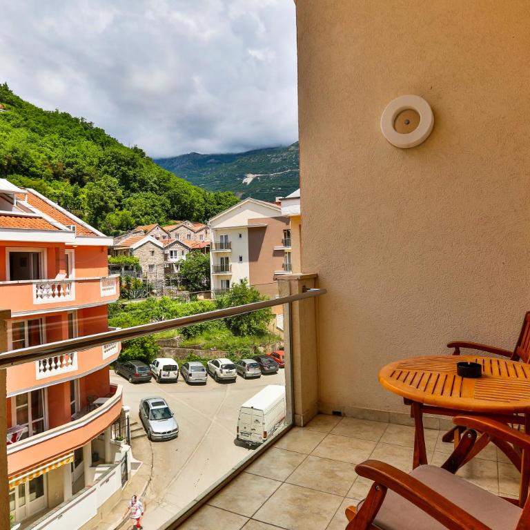 Hotel Premier - Standardna Dvokrevetna Soba sa Bračnim Krevetom - 5