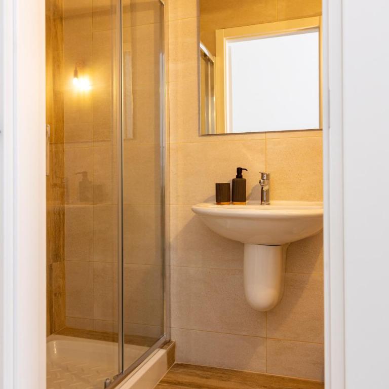 Apulian House - Camera Matrimoniale con Bagno Privato - 6