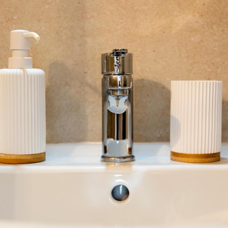 Apulian House - Camera Matrimoniale con Bagno Privato - 8
