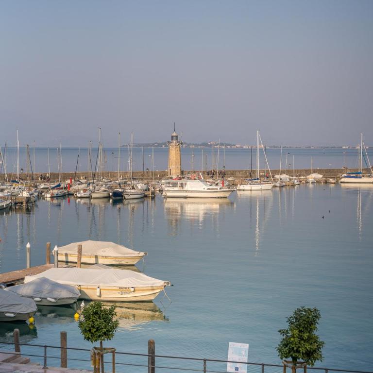 Hotel Mayer & Splendid - Wellness e Spa - Camera Matrimoniale con Balcone e Vista Lago - 1