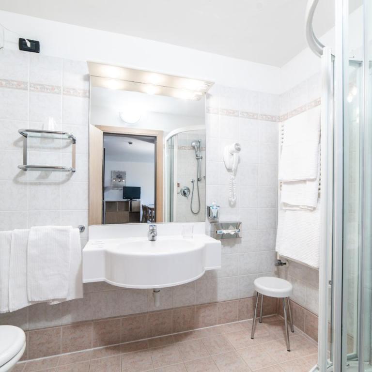 Hotel Montana - Suite mit Balkon - 5