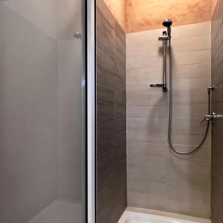 Appartamenti In Villa Polluce a 2 min dal mare WiFi e parcheggio - Appartamento con Vista Mare - 7