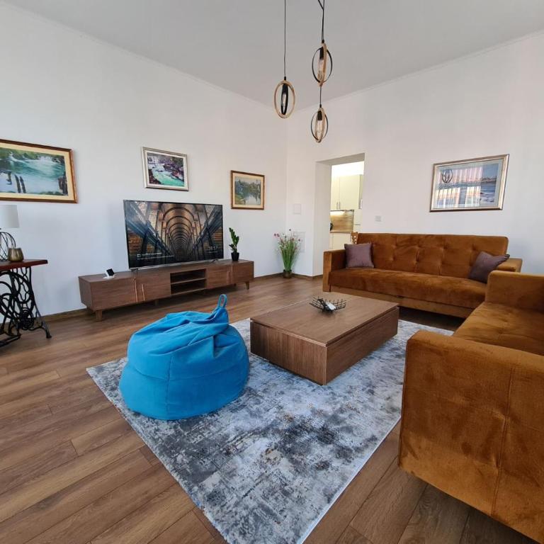 Penthouse City Center - Two-Bedroom Apartment - 2
